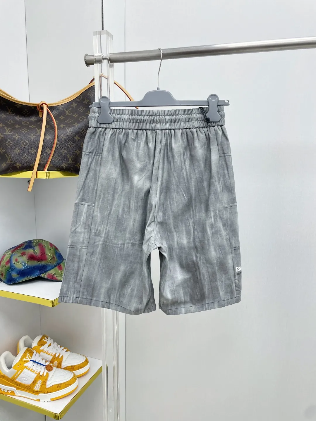 Bal Paris 2026 summer New Arrival letter printed brand LOGO casual shorts DD are on sale simultaneously on the official website. Brand Classic LOGO casual pants, customized fabrics, excellent comfort and strong touch. Highly recognisable, perfect appearance and craftsmanship. Size:M-3XL